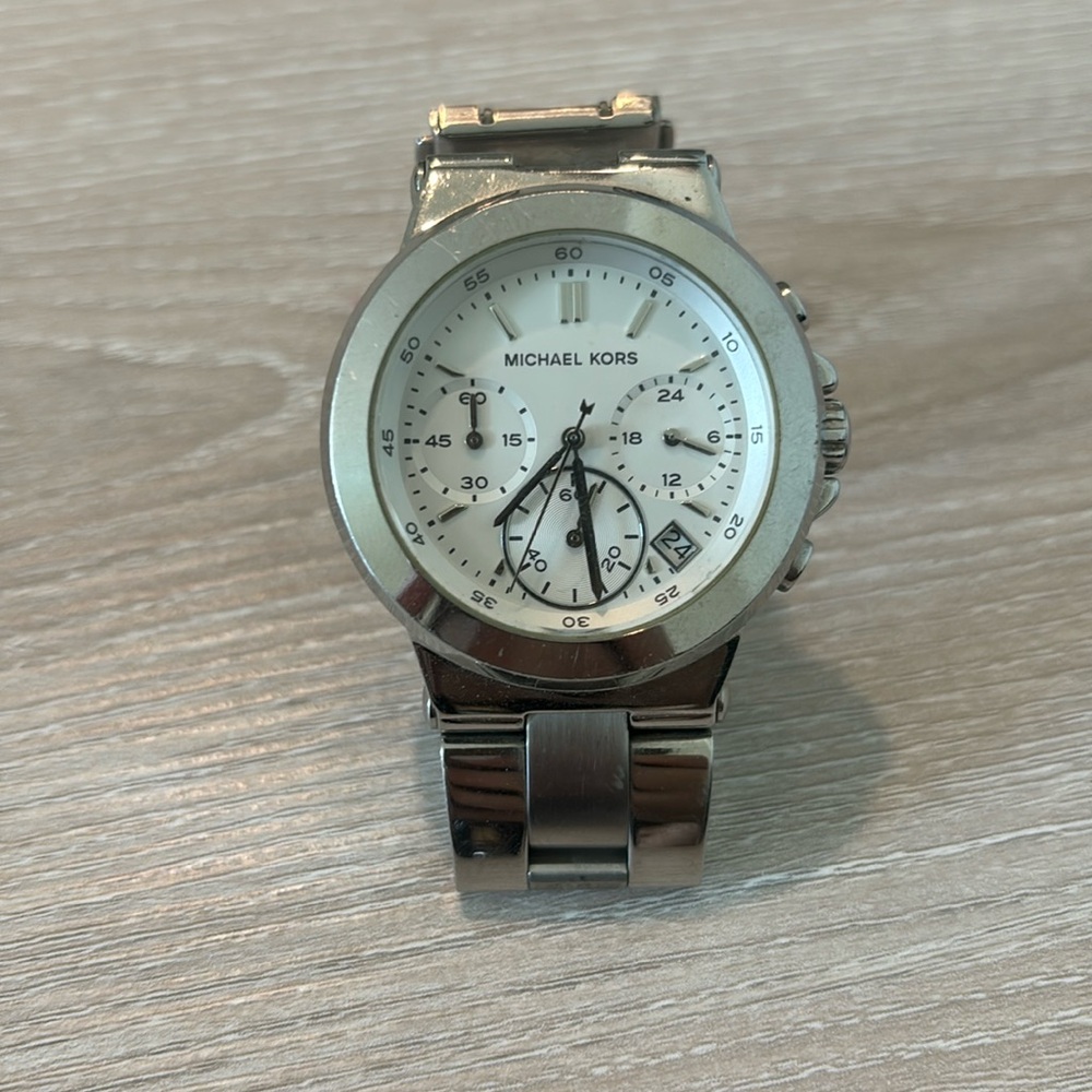 Michael Kors MK-5221 Chronograph Date Stainless Steel Watch